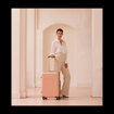 Obrazek Plastový kufr SUITSUIT® Fab Seventies Coral Cloud M - růžová - 60 L
