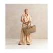 Obrazek Střední cestovní taška SUITSUIT® Fab Seventies Cuban Sand - hnědá - 42 L